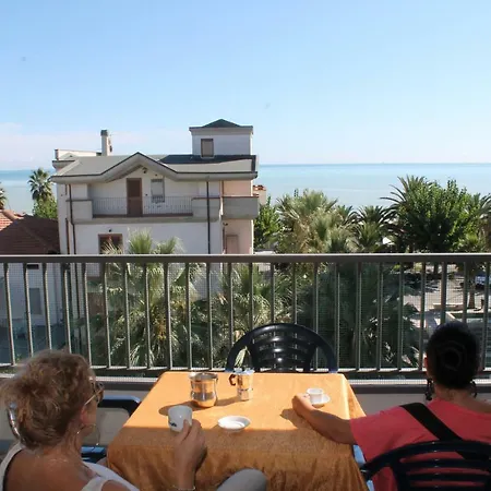 Chico Apartment Alba Adriatica